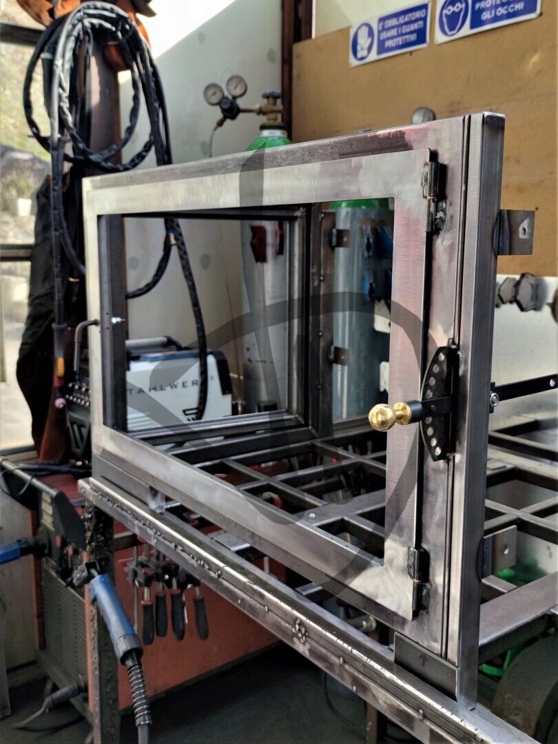 Fermer la cheminée - Strutture Angolari