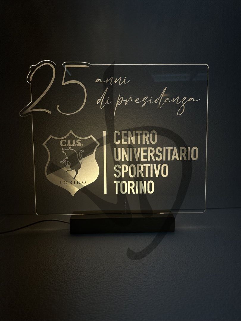 Lampes en acrylique plexiglas décorées de graphismes avec un socle en bois - Lampes en plexiglas acrylique décoré avec socle en bois personnalisé