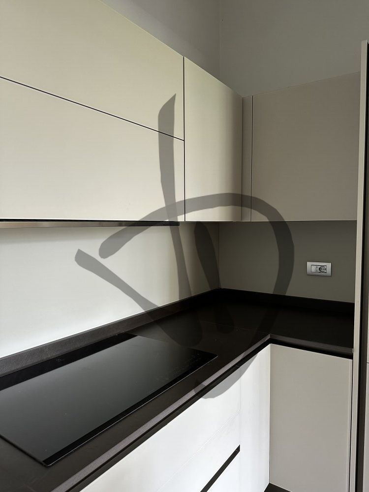 Crédences de cuisine en verre laqué et satiné - Verres laqués pour revêtement mural