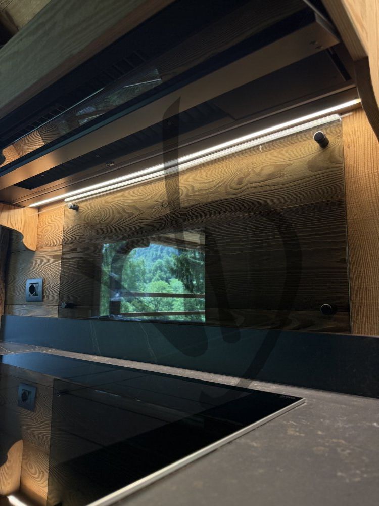 Revêtement de crédence en verre avec clous de cuisine - Verres laqués pour revêtement mural